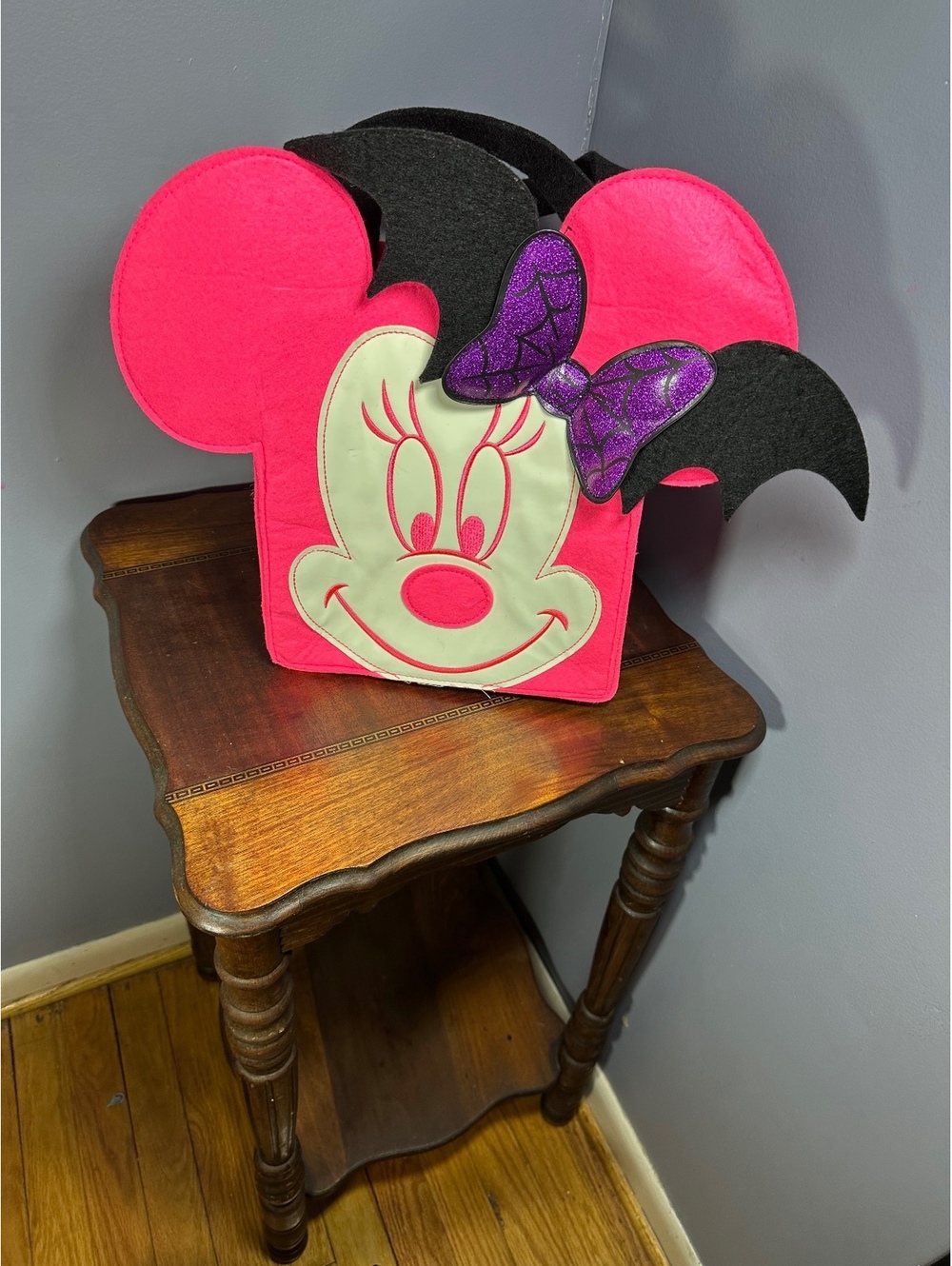 Disney Store Minnie Mouse Halloween Pink Glow in the Dark Trick or Treat Bag